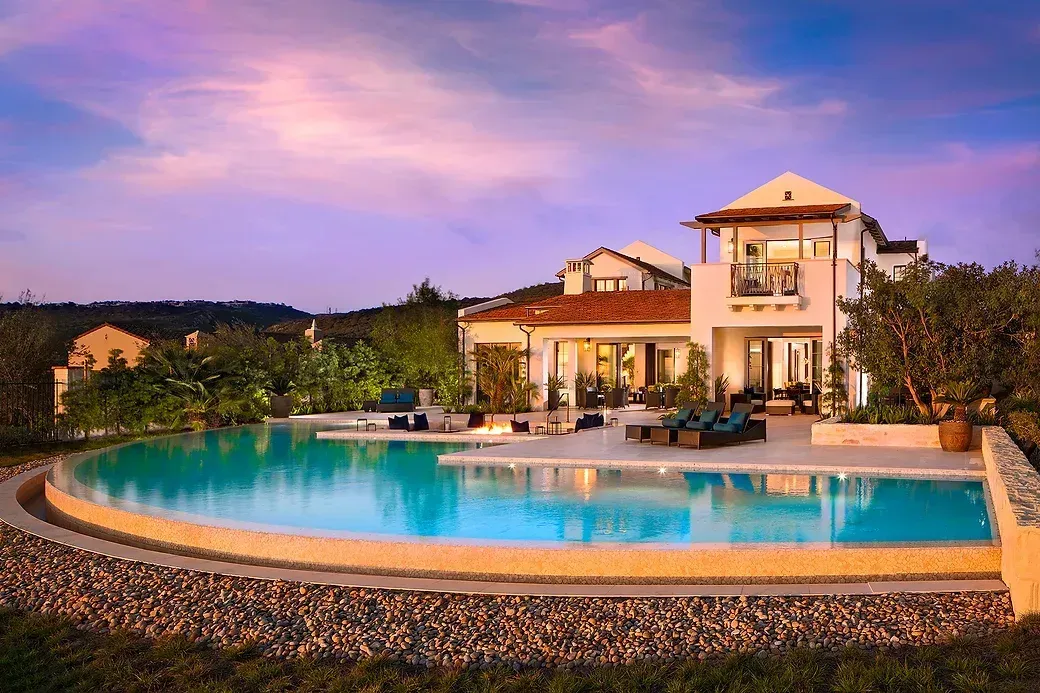 Residential property photo 8